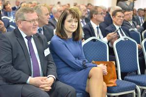 Wicemarszalek Janina Ewa Orzelowska i Przewodniczacy Komisji Rolnictwa Sejmiku Leszek Przybytnia