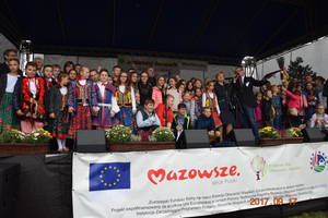 Ludowe zespoły na scenie